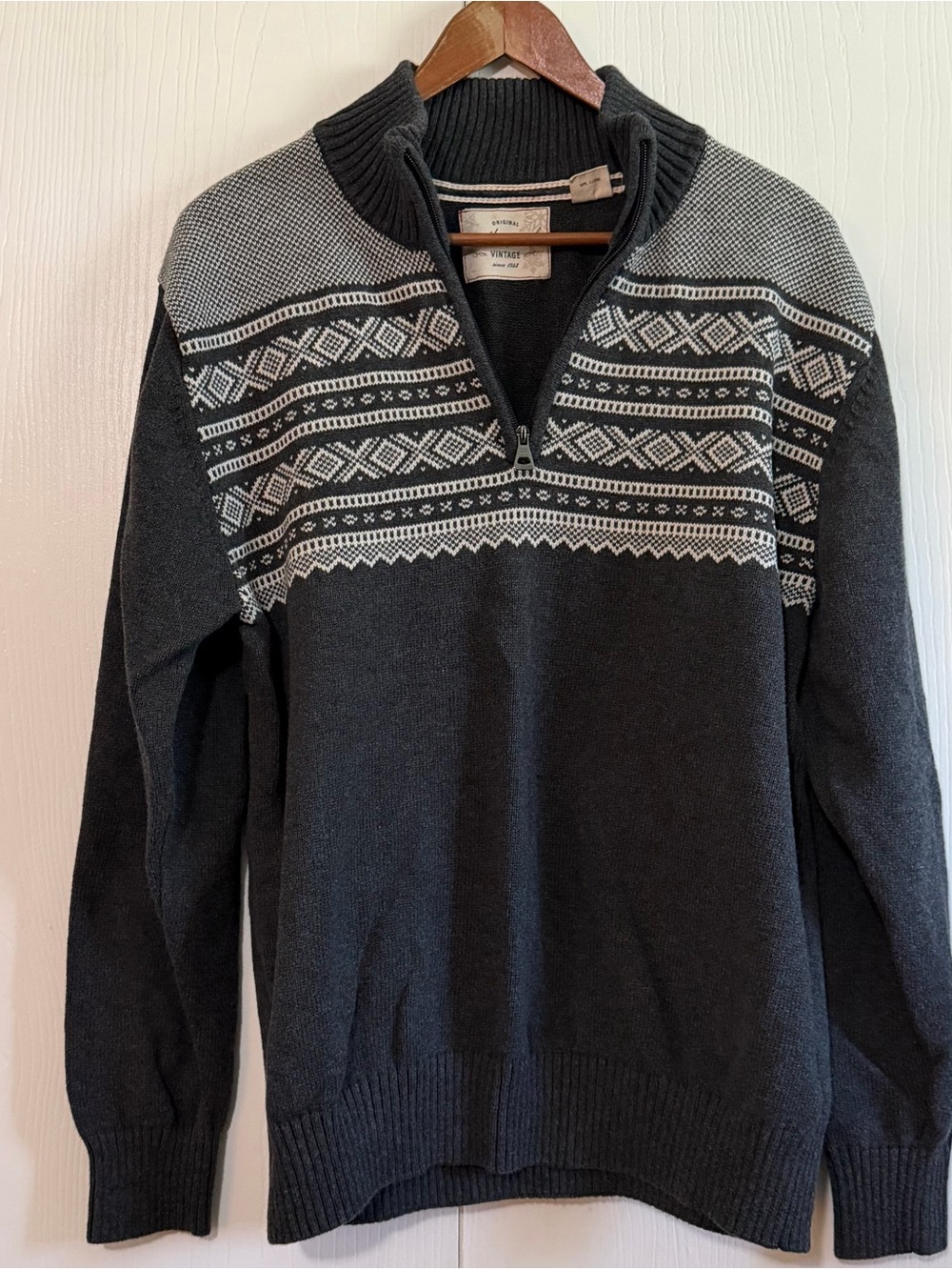Weatherproof Vintage Men's Charcoal Gray  1/4 Zip Fair Isle Yoke Sweater